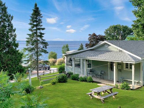 121 Platt Rd, Highgate Springs, VT, 05460-4701 | Card Image