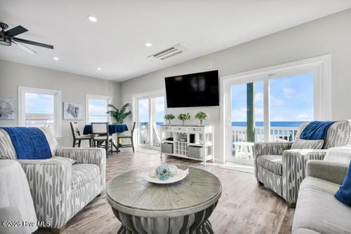 3200 Gray St, N Topsail Beach, NC, 28460-8122 | Card Image