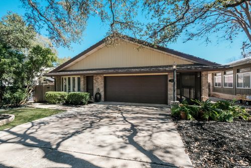 7422 Dove Mountain St, San Antonio, TX, 78209-3122 | Card Image