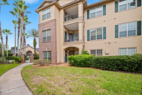 1017-7800 Point Meadows Dr, Jacksonville, FL, 32256-4606 | Card Image