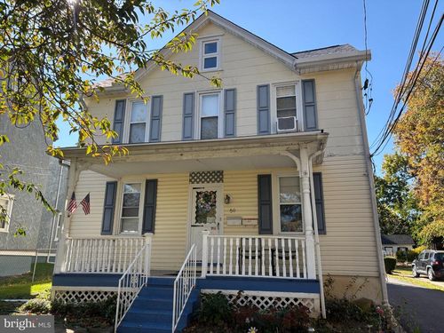 50 E Knowles Ave, GLENOLDEN, PA, 19036-2104 | Card Image