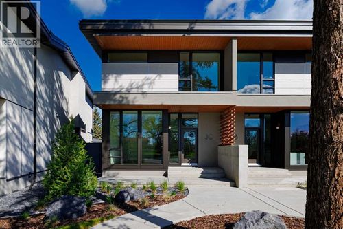 3 Willow Cres Sw, Calgary, AB, T3C3B8 | Card Image