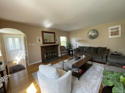 40 6th Ave, New Hyde Park, NY, 11040-5020 | Card Image