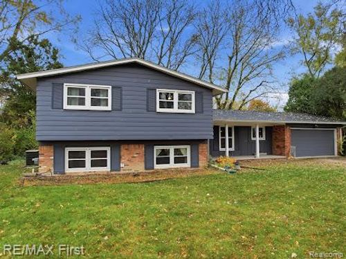 31112 Pickwick Ln, Beverly Hills, MI, 48025-5241 | Card Image