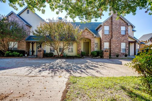 5882 Pecan Chase, Benbrook, TX, 76132-1067 | Card Image
