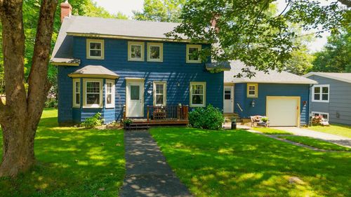 11 Highland Ave, Yarmouth, NS, B5A2A3 | Card Image