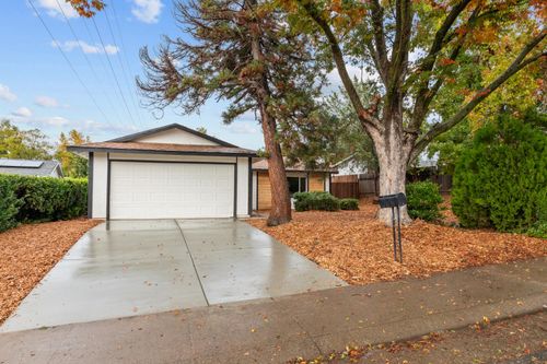 7045 Flanders Way, Sacramento, CA, 95842-1716 | Card Image