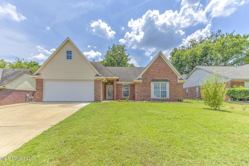 1667 Saddle Ln, Southaven, MS, 38671-8738 | Card Image