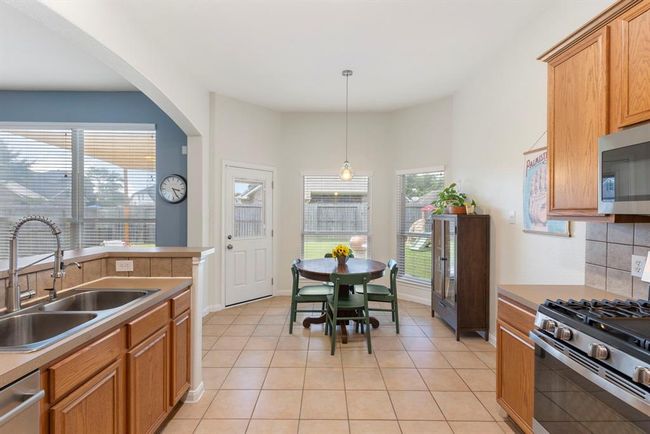 4613 Meridian Park Dr, House other with 3 bedrooms, 2 bathrooms and 2 parking in Pearland TX | Image 14