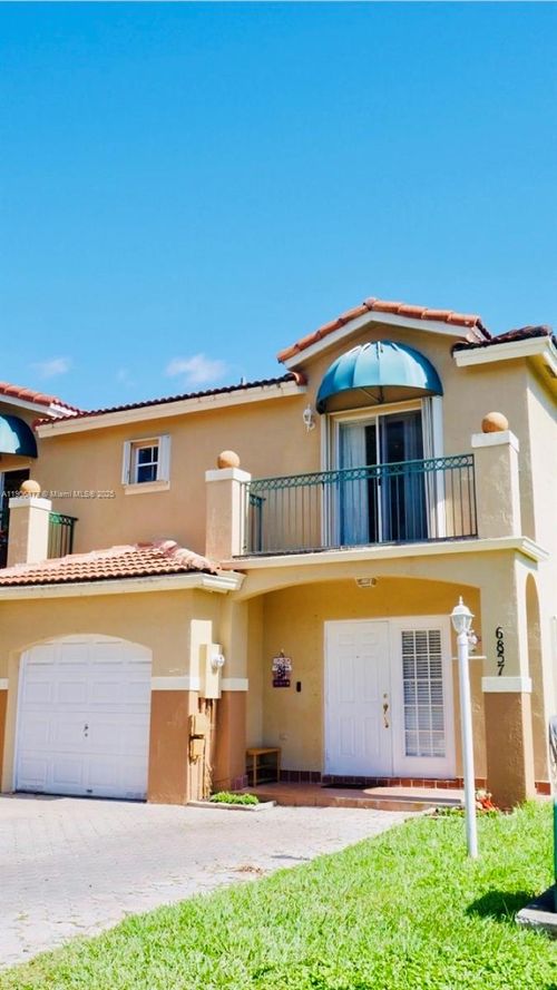 6857 Sw 158th Pass, Miami, FL, 33193-3612 | Card Image