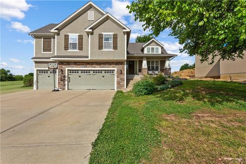 13317 Davis Ave, Bonner Springs, KS, 66012-1701 | Card Image