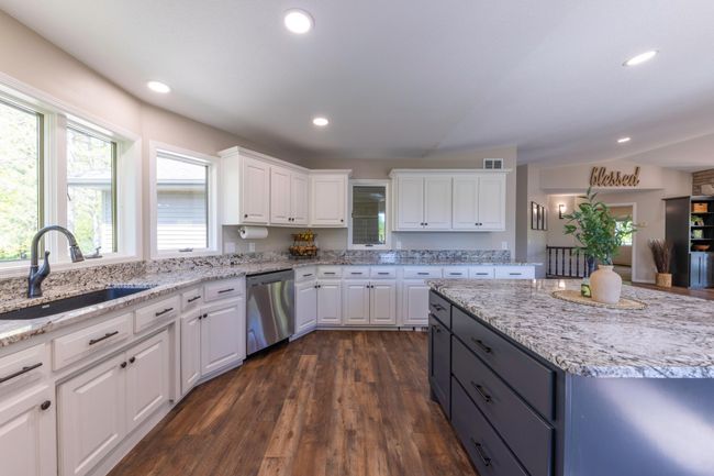 Kitchen | Image 8