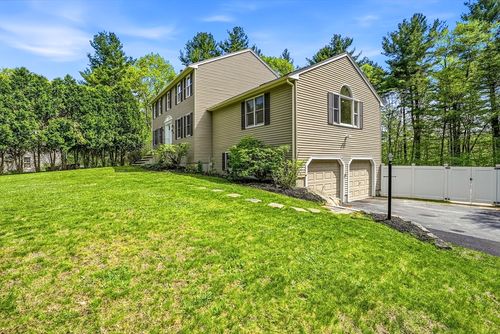 28 Wood Dr, Mendon, MA, 01756-1252 | Card Image