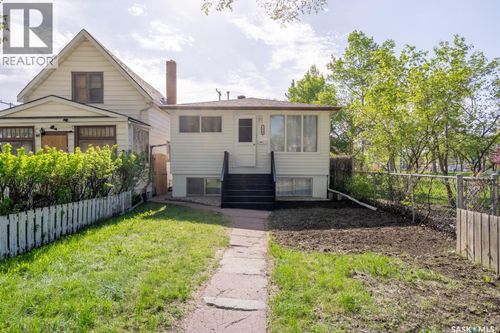 1840 Quebec St, Regina, SK, S4P1J5 | Card Image
