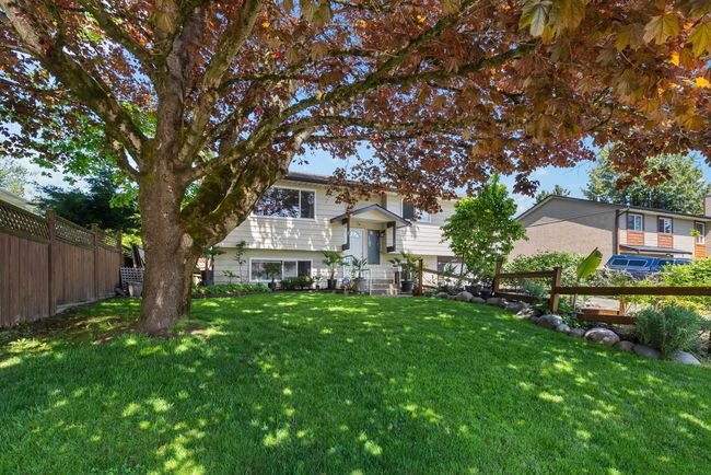 26827 33 A Avenue, House other with 5 bedrooms, 2 bathrooms and 5 parking in Langley BC | Image 3