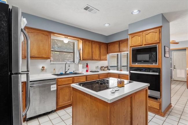 1520 Sycamore St, House other with 3 bedrooms, 3 bathrooms and 3 parking in Navasota TX | Image 17
