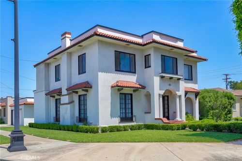 811 E Chapman, Orange, CA, 92866 | Card Image