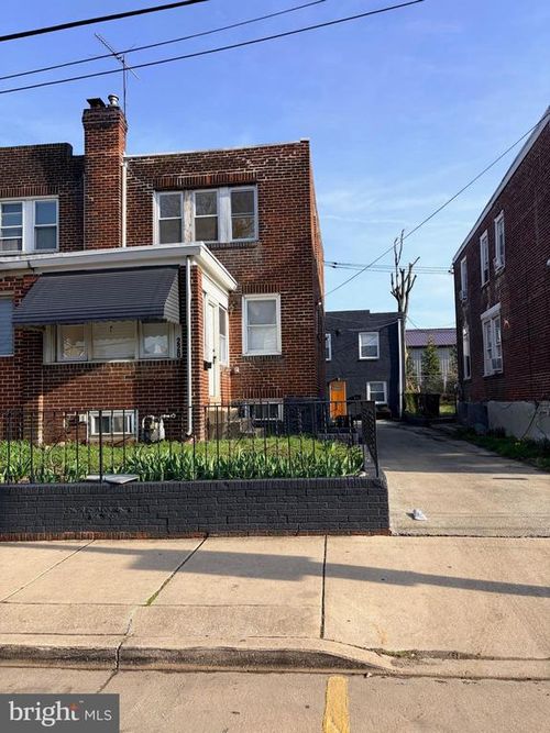 220 N 9th St, DARBY, PA, 19023-1701 | Card Image