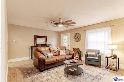 906 N Main St, Elizabethtown, KY, 42701-1230 | Card Image