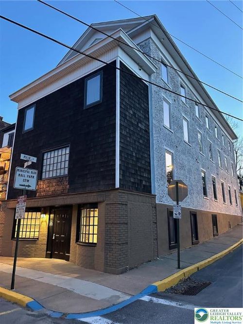 202-427 Delaware Avenue, Portland Boro, PA, 18351 | Card Image