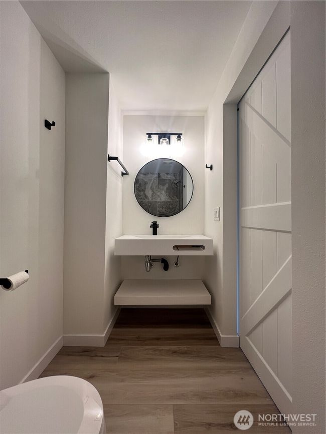 Bathroom in Master | Image 26