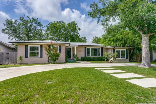216 Lyman Dr, Terrell Hills, TX, 78209-6033 | Card Image