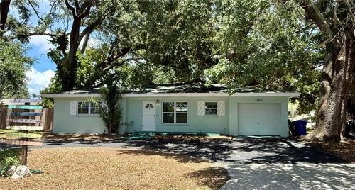 677 Oakwood Drive, DUNEDIN, FL, 34698 | Card Image