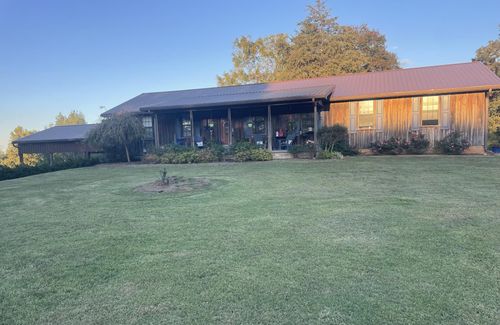 2890 Nance Bend Rd, Clifton, TN, 38425-9121 | Card Image