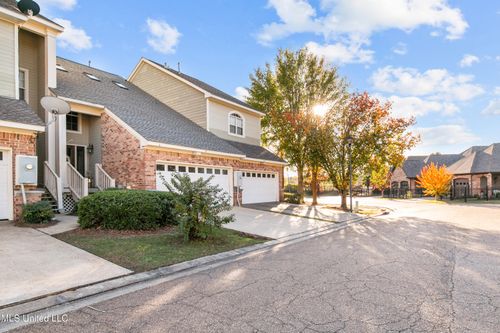 17 Charleston Cir, Brandon, MS, 39047-6065 | Card Image