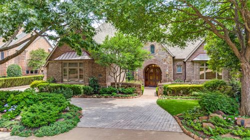 4735 Stonehollow Way, Dallas, TX, 75287-7526 | Card Image