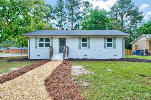 601 W Walnut St, Selma, NC, 27576-2155 | Card Image