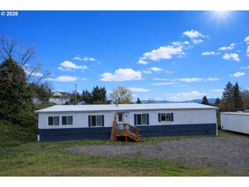 45-200 Emils Way, Roseburg, OR, 97471-4776 | Card Image