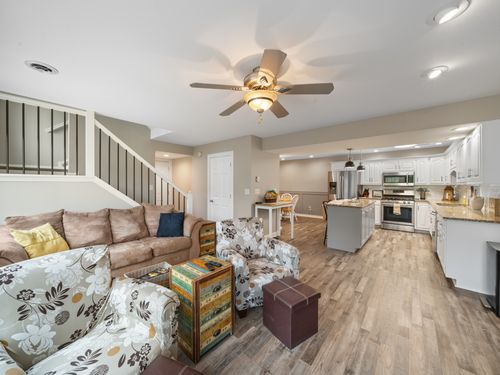3 Oak Ridge Dr, Newark, IL, 60541-9180 | Card Image