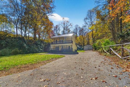 900 Currin Valley Rd, Marion, VA, 24354-4145 | Card Image