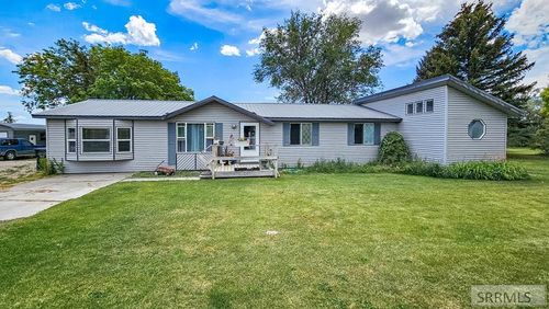 2977 Interstate Ave, Arco, ID, 83213-8705 | Card Image