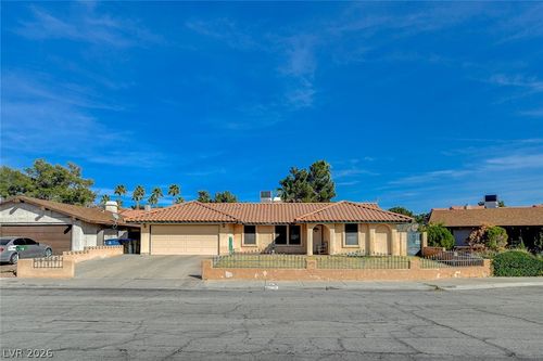2215 Heavenly View Dr, Henderson, NV, 89014-5004 | Card Image