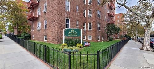 5-p-105-38 63rd Dr, Forest Hills, NY, 11375-1661 | Card Image