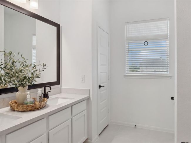 Hall bath (*Photo not of actual home and used for illustration purposes only.) | Image 13