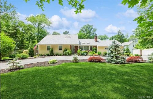 77 Duck Pond Rd, Glen Cove, NY, 11542-3112 | Card Image