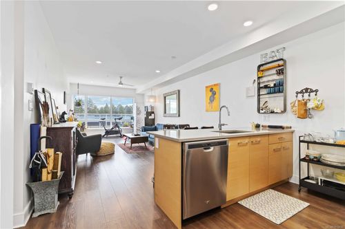 310-1311 Lakepoint Way, Victoria, BC, V9B0S7 | Card Image