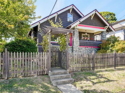 2502 Prior St, Victoria, BC, V8T3X6 | Card Image