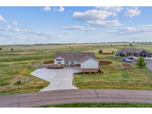 527 Antelope Dr E, Bennett, CO, 80102-8690 | Card Image