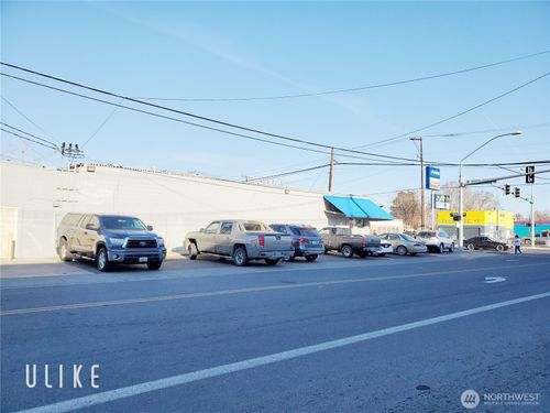 4641 N Track Rd, Wapato, WA, 98951-1546 | Card Image