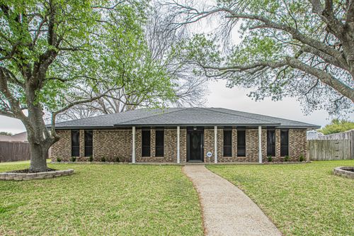 911 Cambridge Dr, Duncanville, TX, 75137-4601 | Card Image