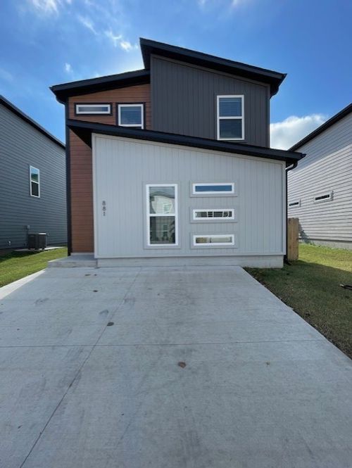 881 Massachusetts Ave, Bentonville, AR, 72713-5231 | Card Image