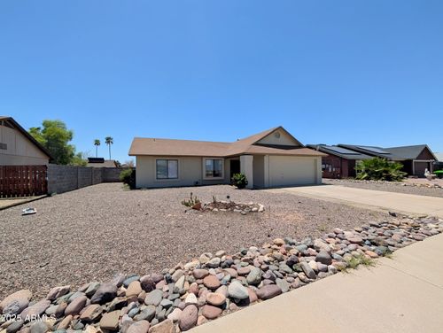 8933 W Mountain View Rd, Peoria, AZ, 85345-7035 | Card Image