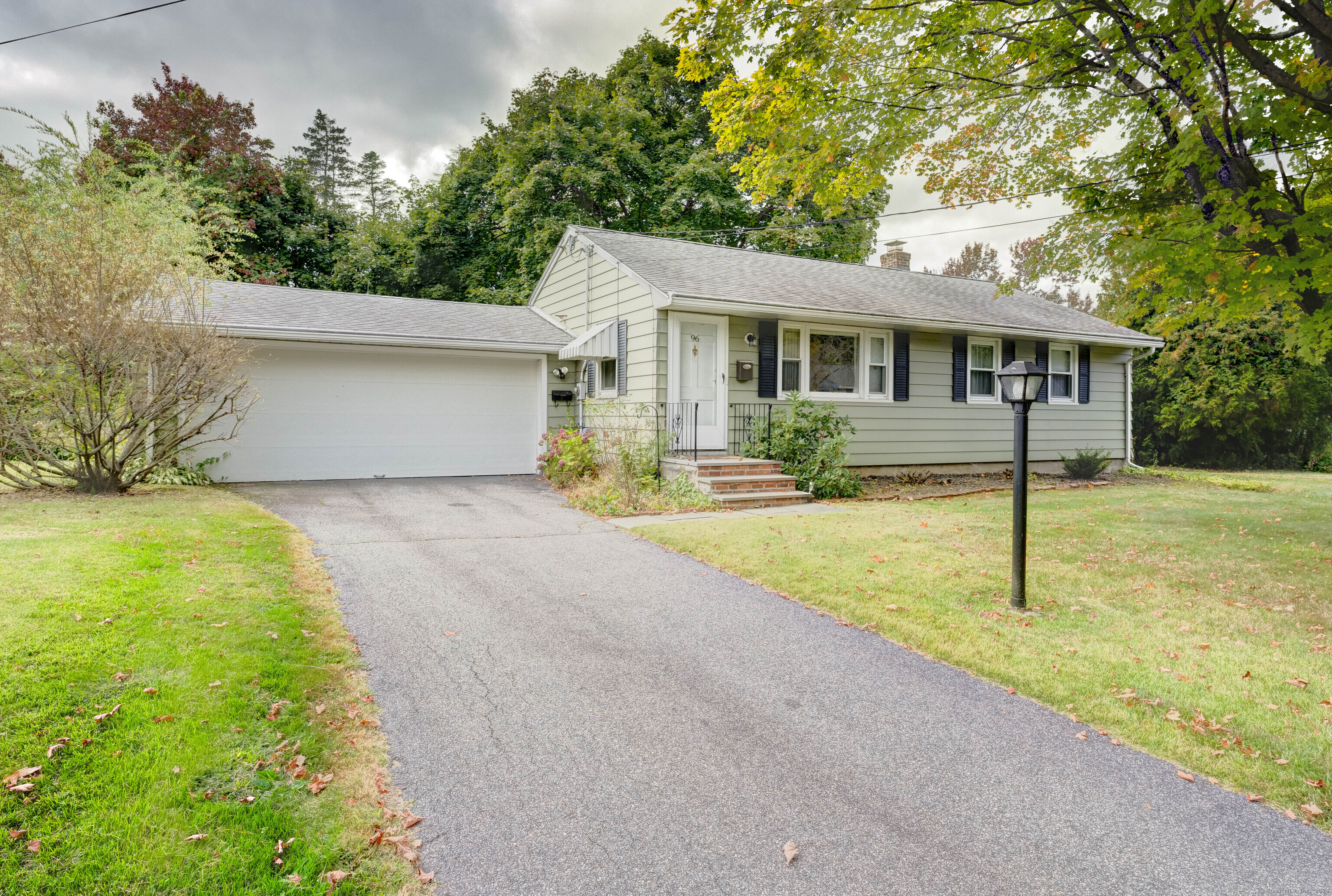 Edgewood Dr, Torrington, CT 06790