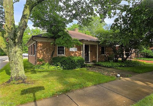 24 Beech St, Berea, OH, 44017-2002 | Card Image