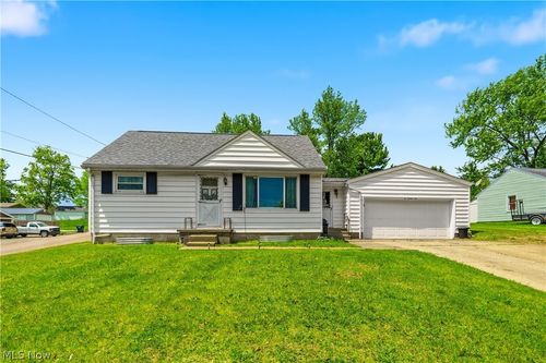 201 Menegay Rd, Louisville, OH, 44641-2304 | Card Image