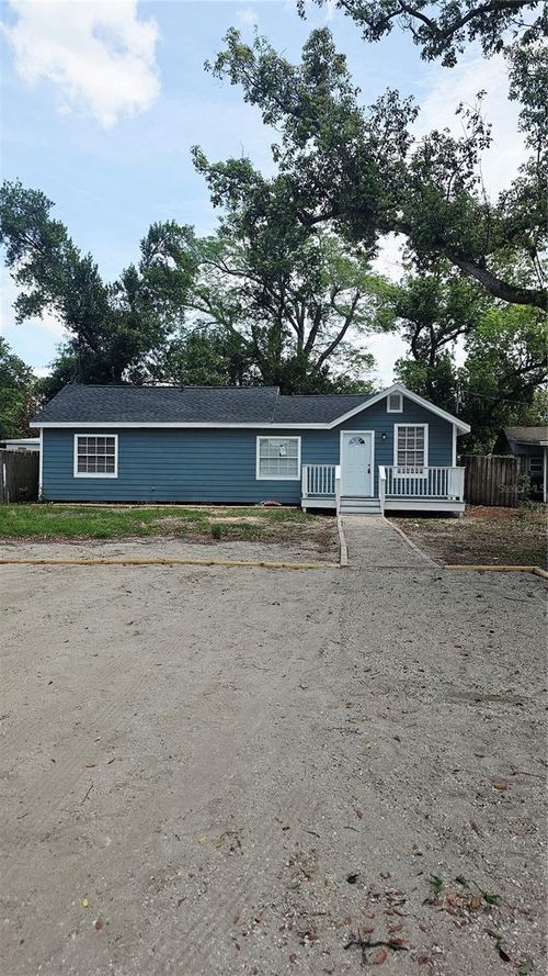 8419 N Ola Ave, TAMPA, FL, 33604-1339 | Card Image